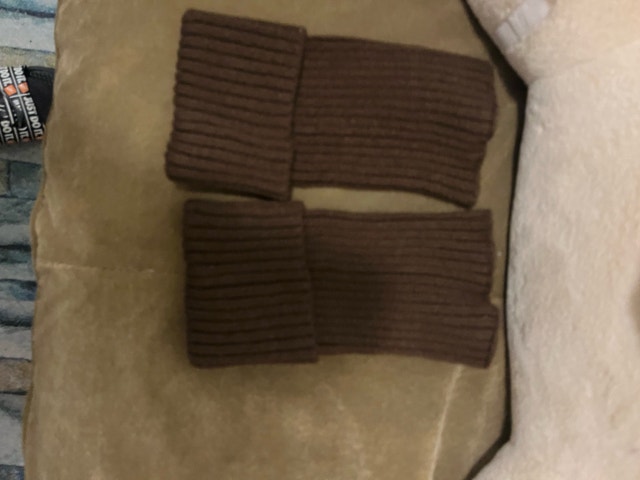 UGG Brown Wrist Warmers - photo 2