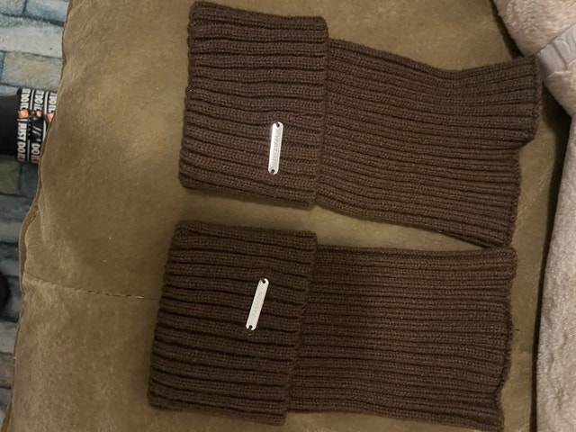 UGG Brown Wrist Warmers - photo 3