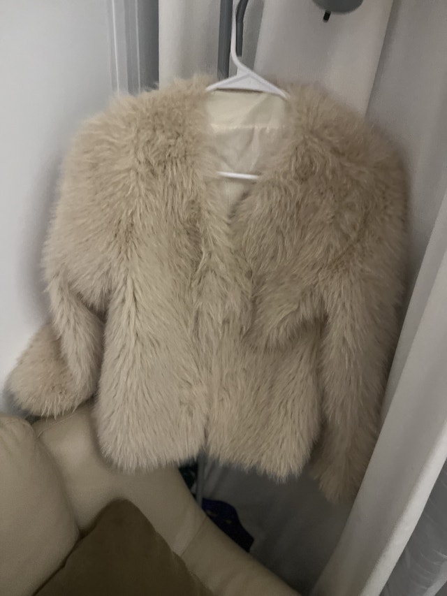 DOMIIRIGE Faux Fur Coat – Size M – Winter Coat - photo 2