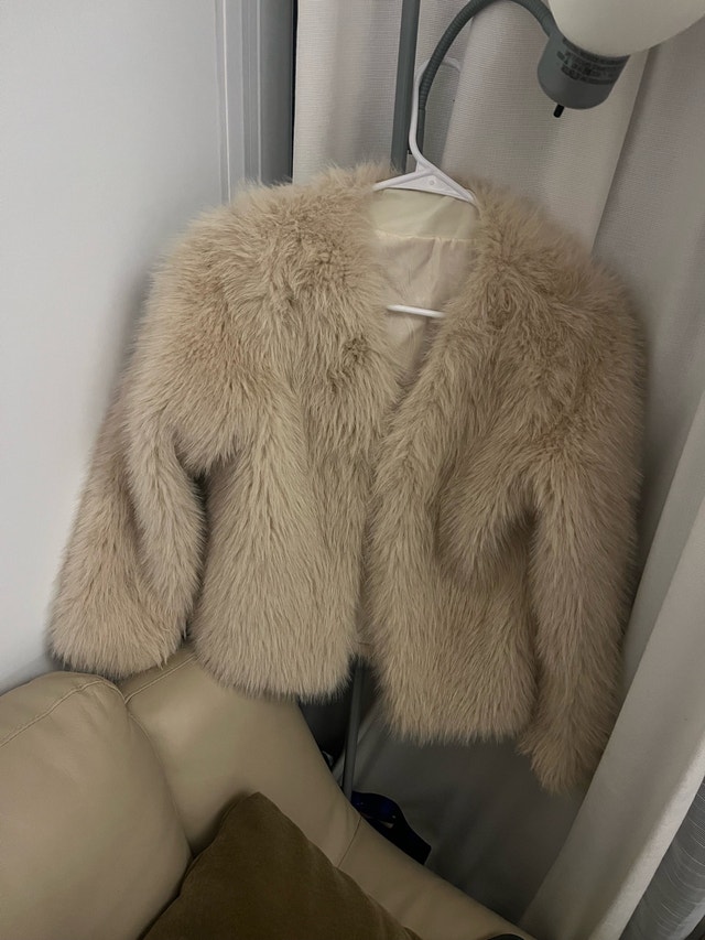 DOMIIRIGE Faux Fur Coat – Size M – Winter Coat - photo 3