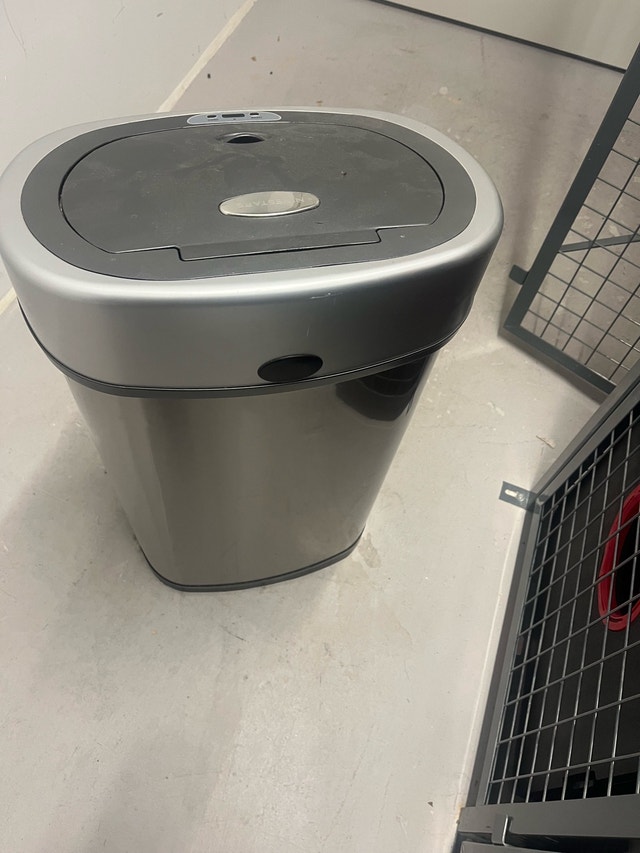 NineStars Motion Sensor Trash Can - photo 2
