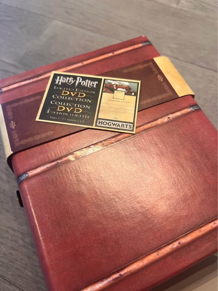 Harry Potter Years 1-5 Limited Edition Trunk DVD - photo 2