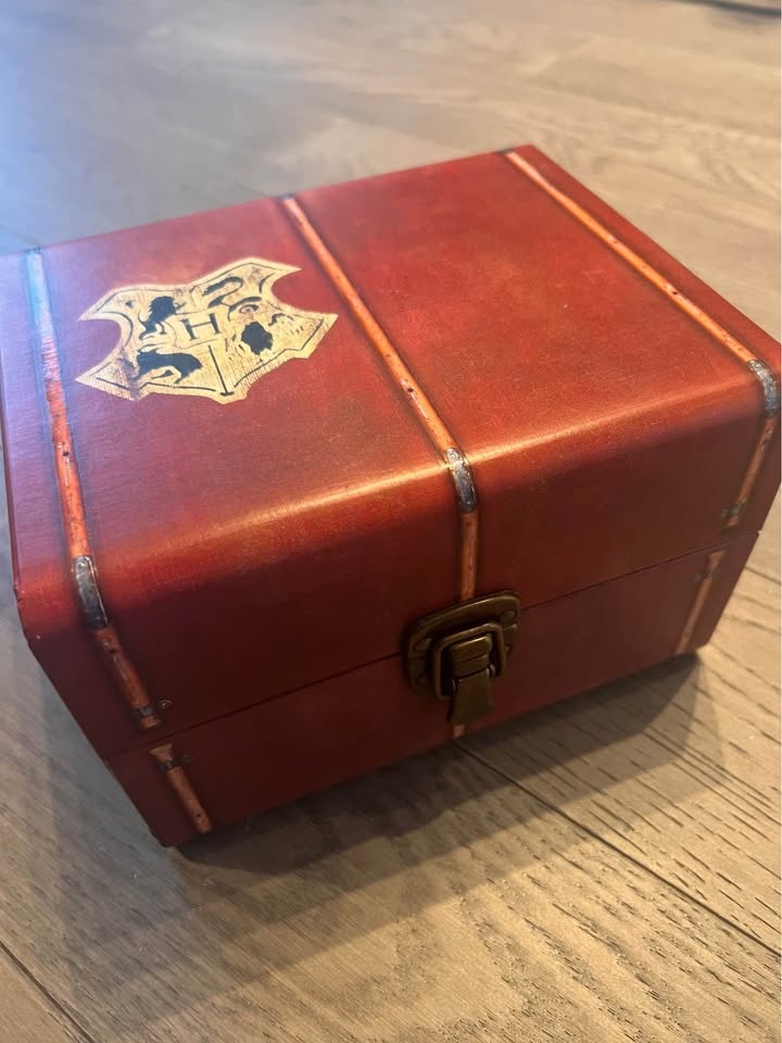 Harry Potter Years 1-5 Limited Edition Trunk DVD - photo 3