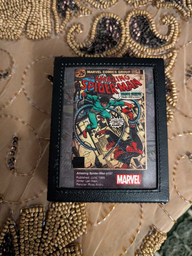 Amazing Spider-Man #157 Wallet & Collector's Box - photo 2