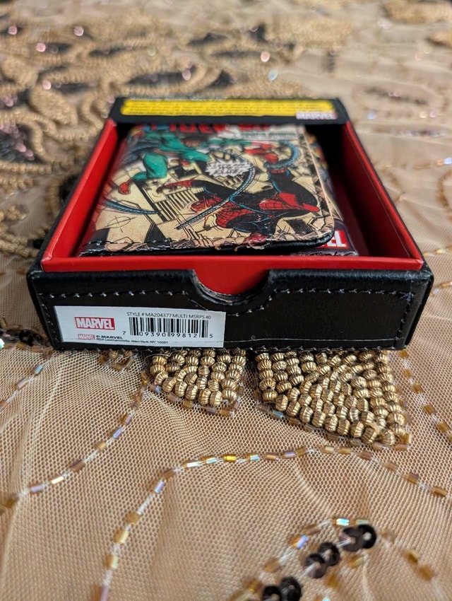 Amazing Spider-Man #157 Wallet & Collector's Box - photo 4