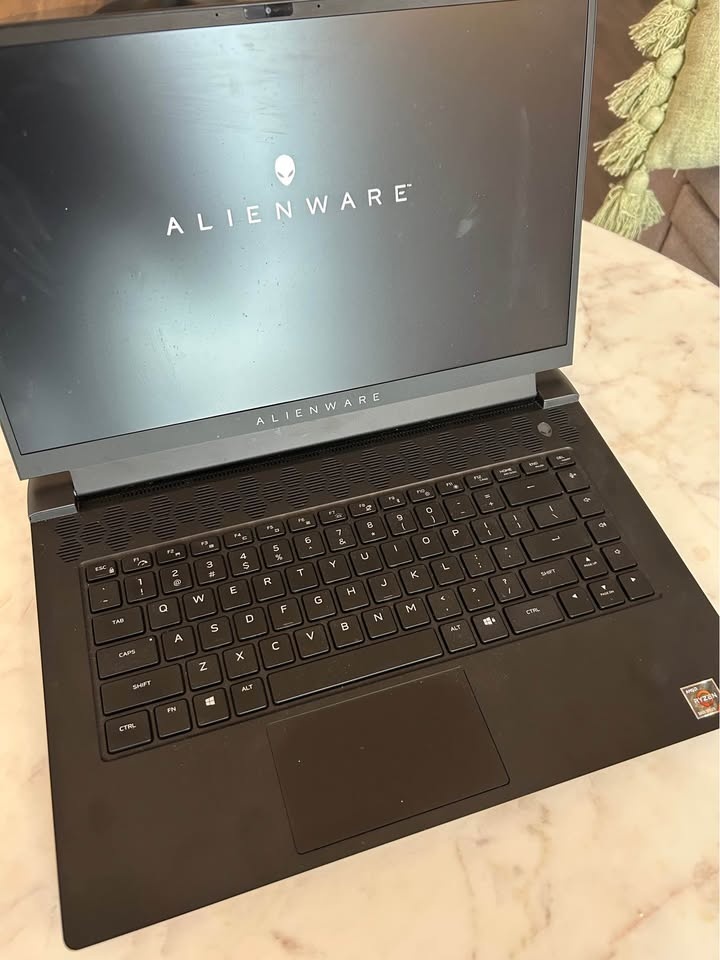 Alienware m15 Ryzen Edition R5 – RTX 3070 - photo 2