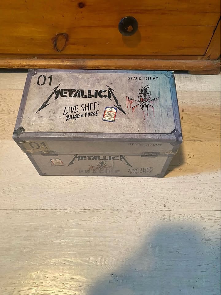 Metallica Live Binge And Purge VHS Tape Box Set Complete - 1993
