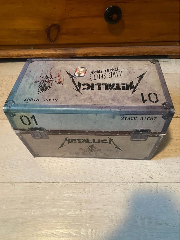 Metallica Live Binge And Purge VHS Tape Box Set Complete - 1993 - photo 3