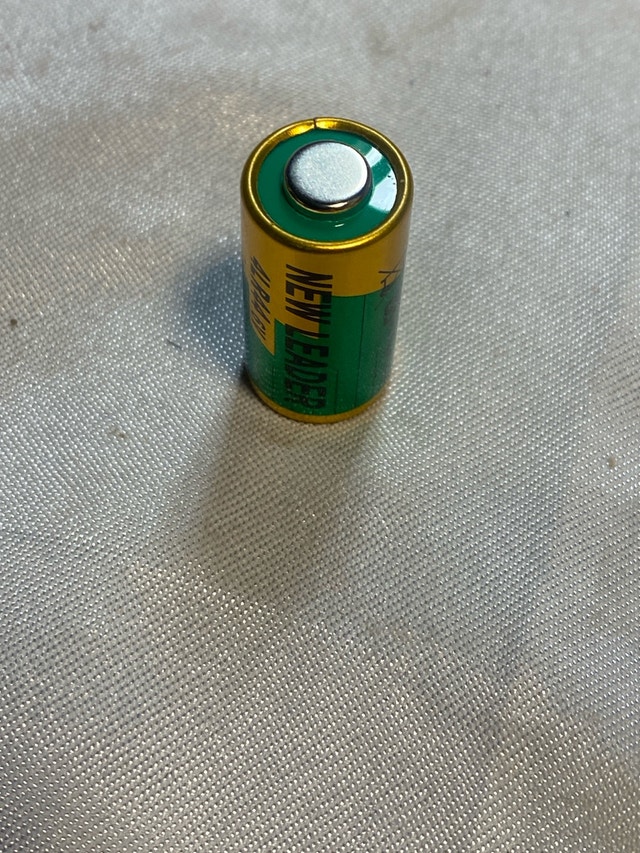 10-pack 6V Alkaline Battery 4LR44 - photo 4
