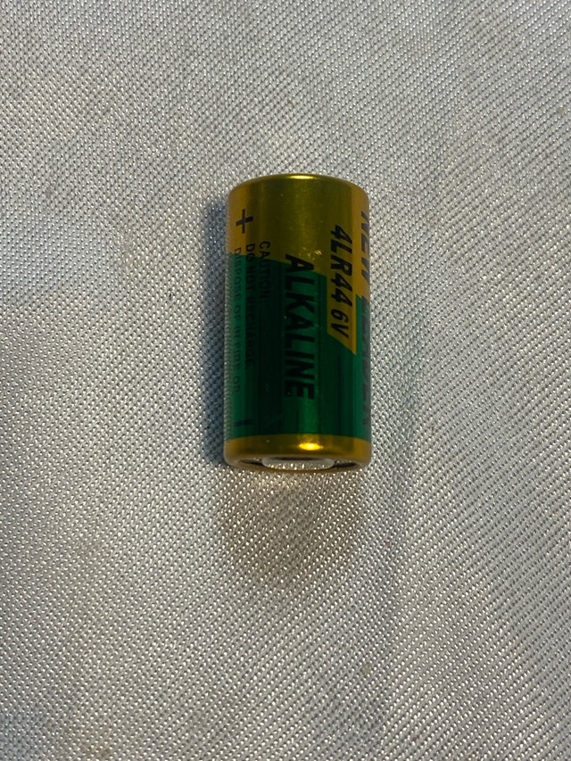 10-pack 6V Alkaline Battery 4LR44 - photo 5