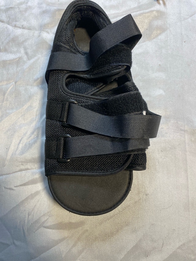 Orthopedic Walking Shoe - Size M (Men's 6-7.5)