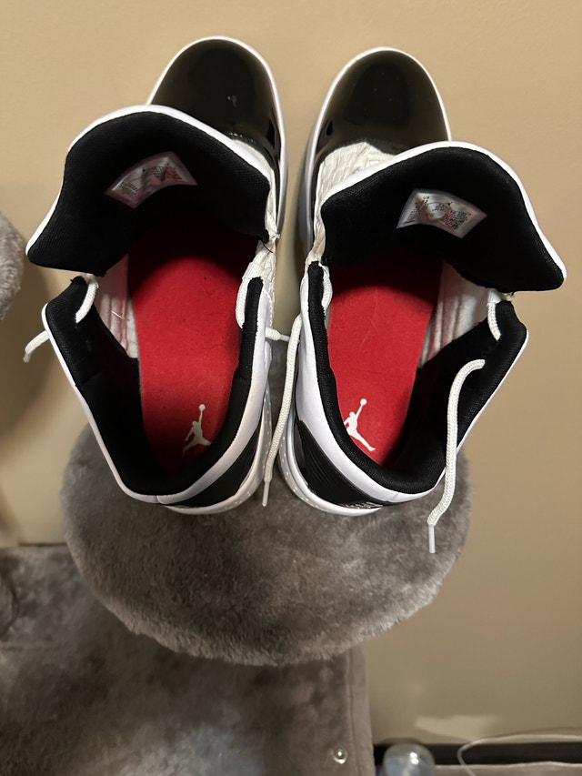 jordan Aura red white black basketball shoes - photo 2