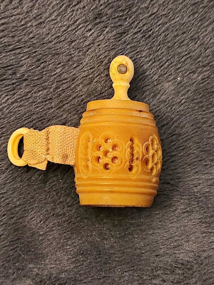 Vintage Stanhope Viewer Tape Measure