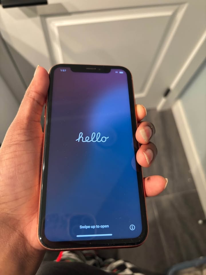 iPhone XR - photo 5