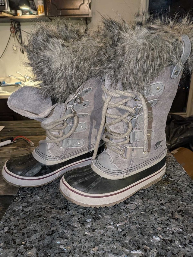 Size 5 Sorel winter boots