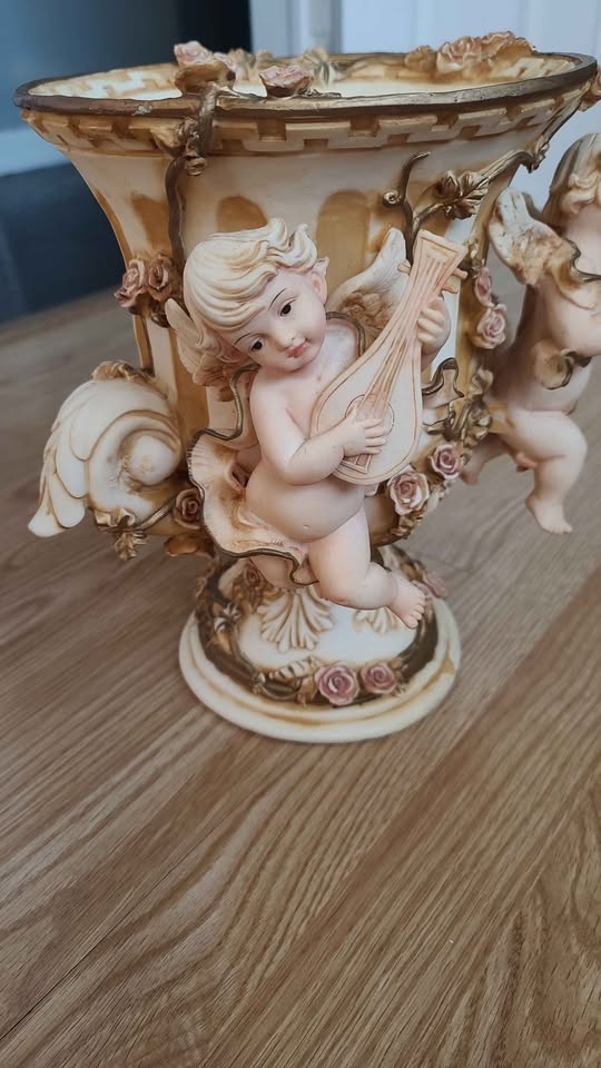 Angel & Rose Decorative Vase 🏆 - photo 2