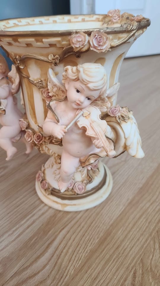 Angel & Rose Decorative Vase 🏆 - photo 3