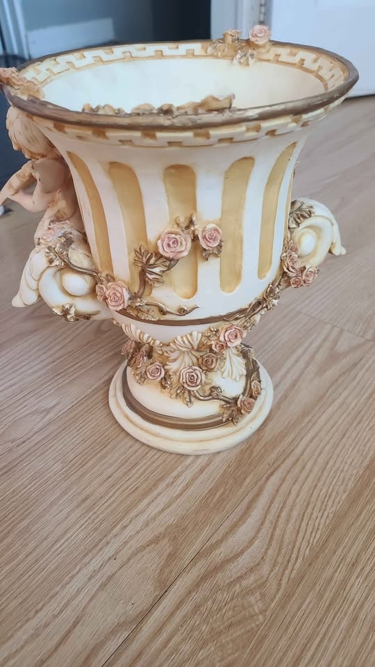 Angel & Rose Decorative Vase 🏆 - photo 4