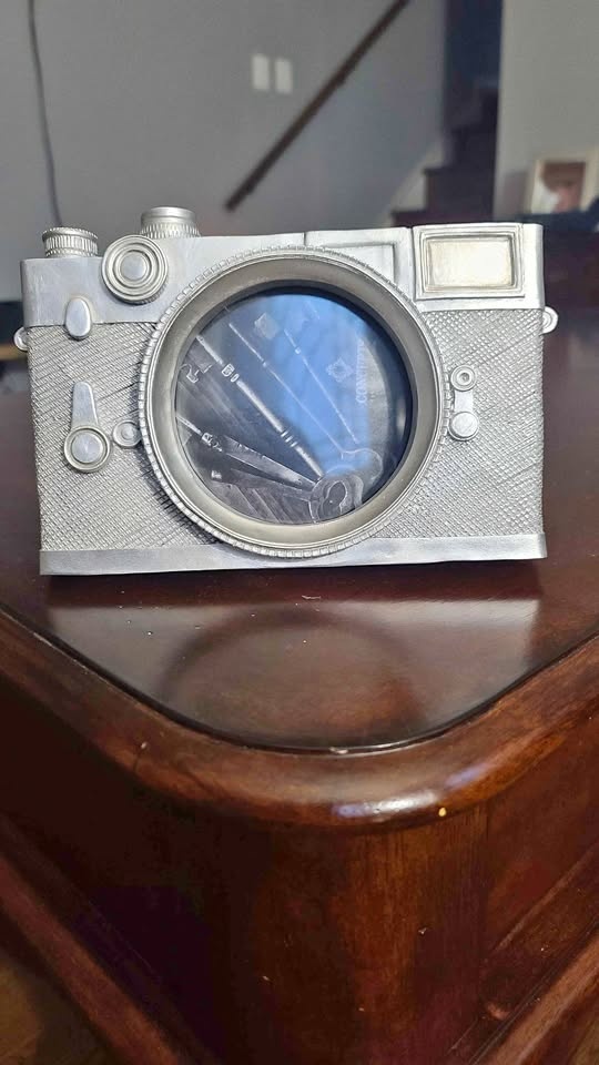Unique Retro Camera Picture Frame - Silver 🏆