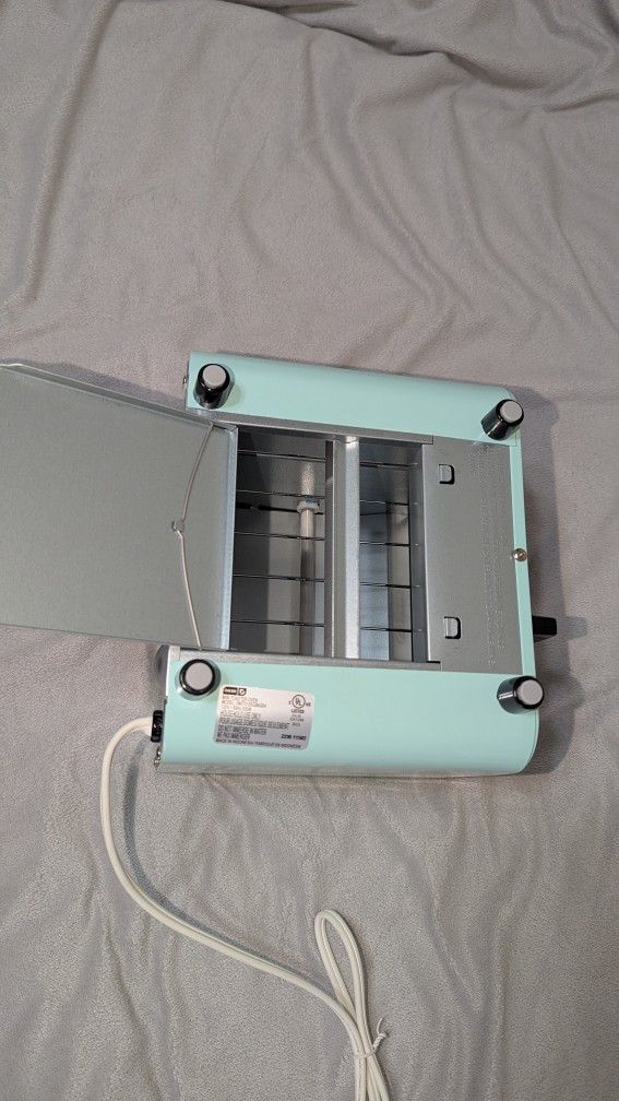 DASH Mini Toaster Oven - Never Used - photo 3