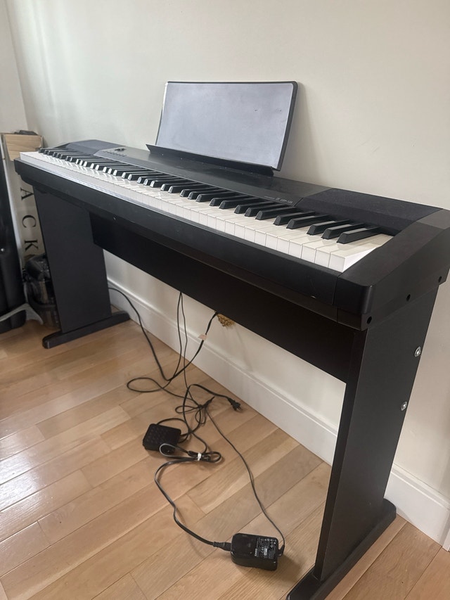 Casio CDP-120 Digital Piano + Stand & Pedal