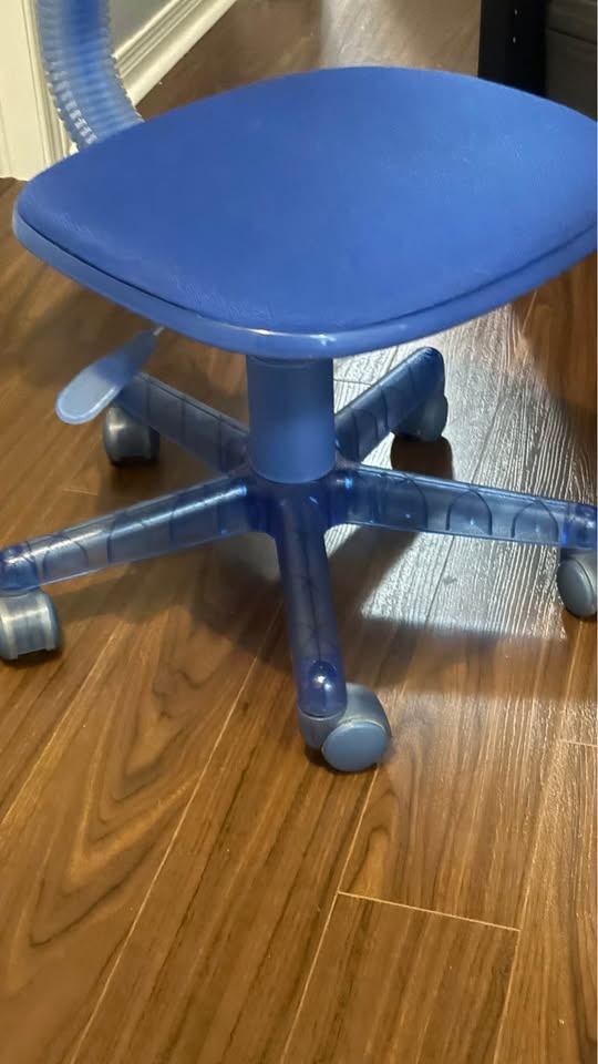 Kids / Youth Desk Chair — $10 - photo 3