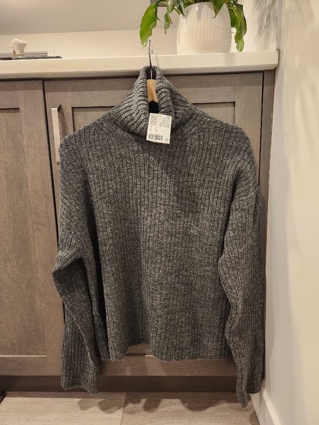 New H & M Turtleneck Sweater - Size Small