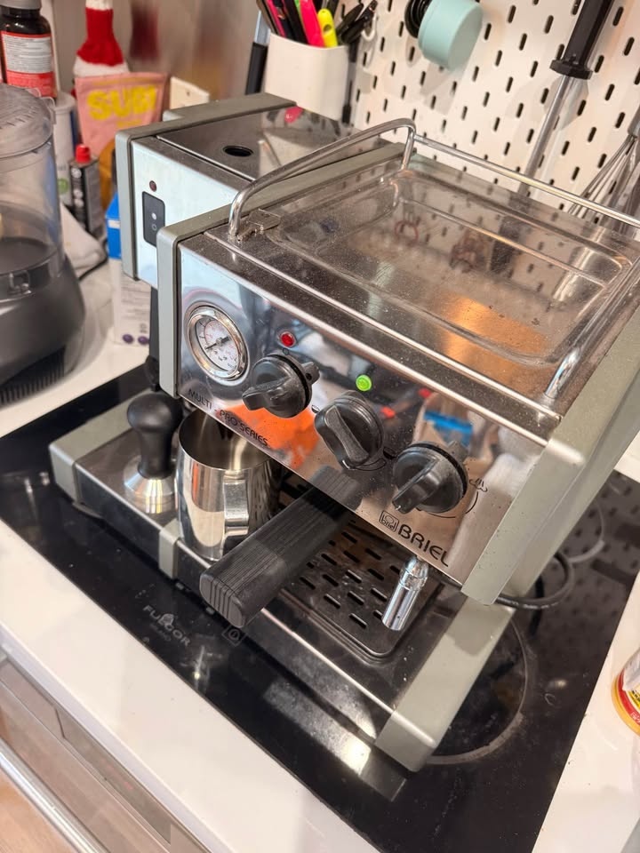Briel Espresso Machine w/ Grinder - Working - photo 2