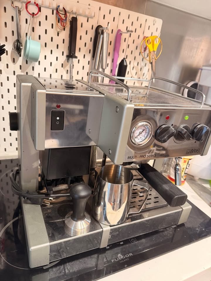 Briel Espresso Machine w/ Grinder - Working - photo 3