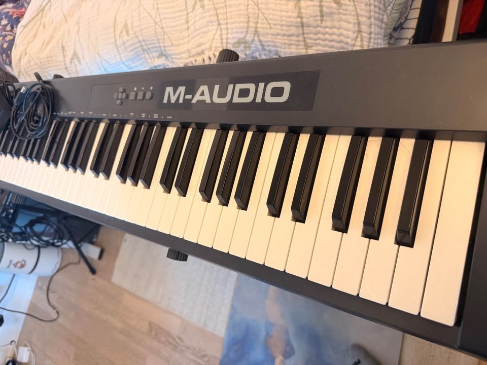M-Audio Keystation 88 - Full Size MIDI Keyboard - photo 3