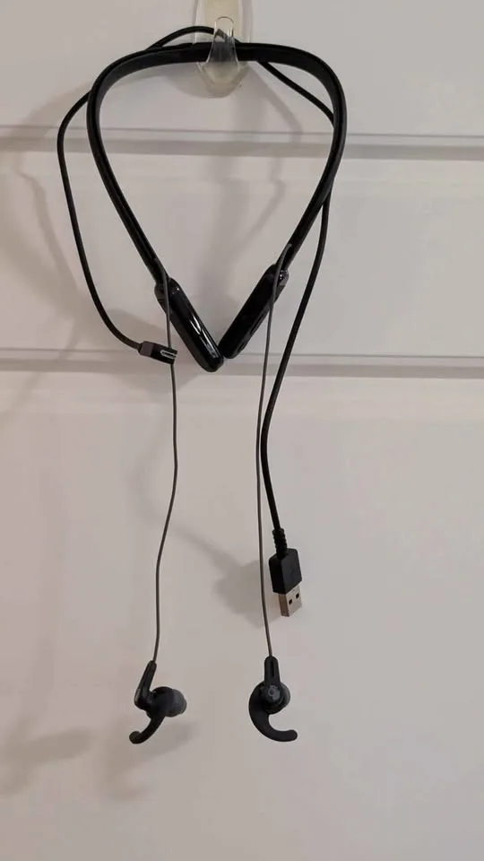 Skullcandy ink'd active Bluetooth headphones image indicator(2)