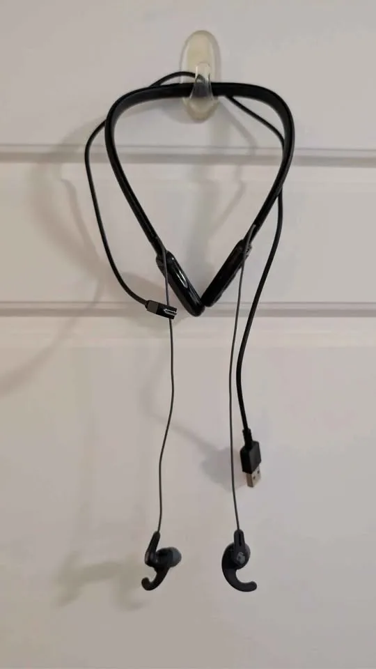 Skullcandy ink'd active Bluetooth headphones image indicator(6)