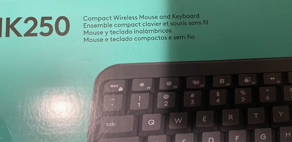 Logitech MK250 Compact Wireless Mouse & Keyboard - NEW - photo 4