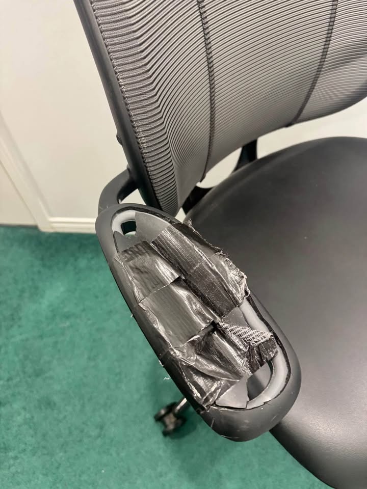 Black Office Chair - photo 2