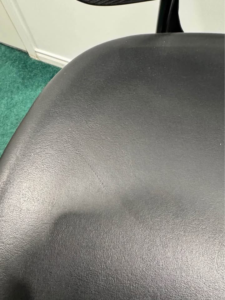 Black Office Chair - photo 4