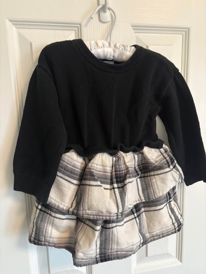 BabyGap 18-24M Baby Toddler Black Sweater Dress plus Carters Sto - photo 2