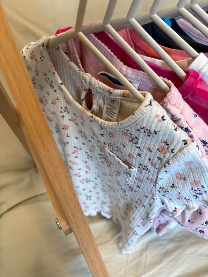 Mixed Brands 18-24M / 2T baby/toddler Tops Bundle (12 pcs) - photo 2