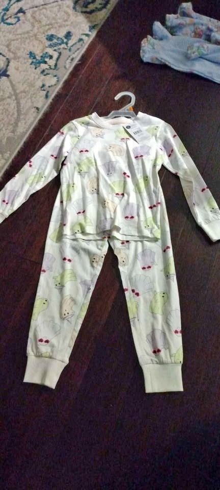 Brand New Girl Cool Ghost Pajama Set Size 4-5 (2pc)