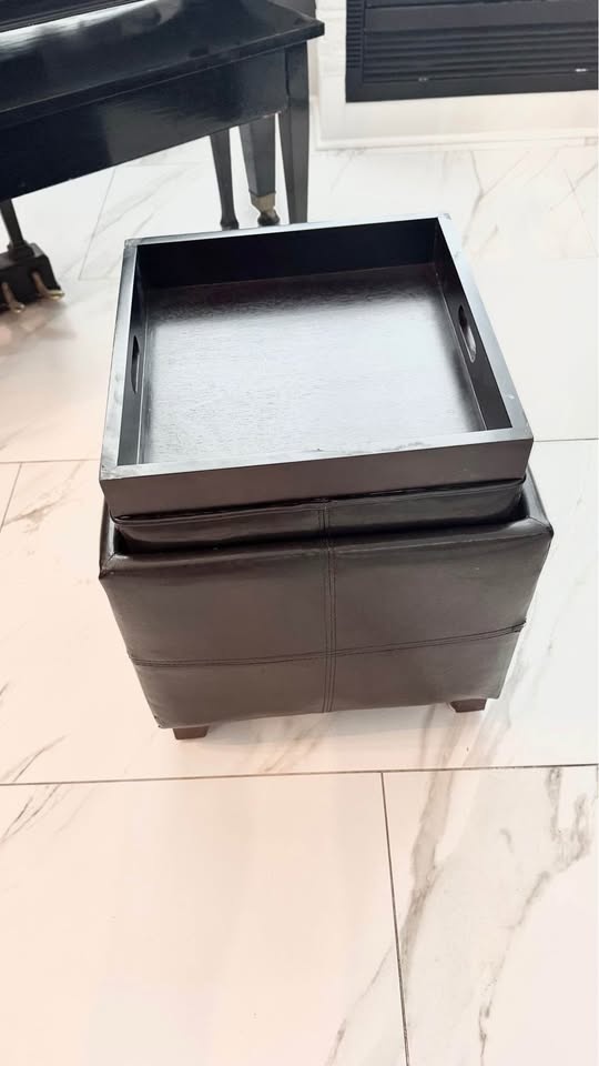 2x Faux leather cube storage poofe - photo 2