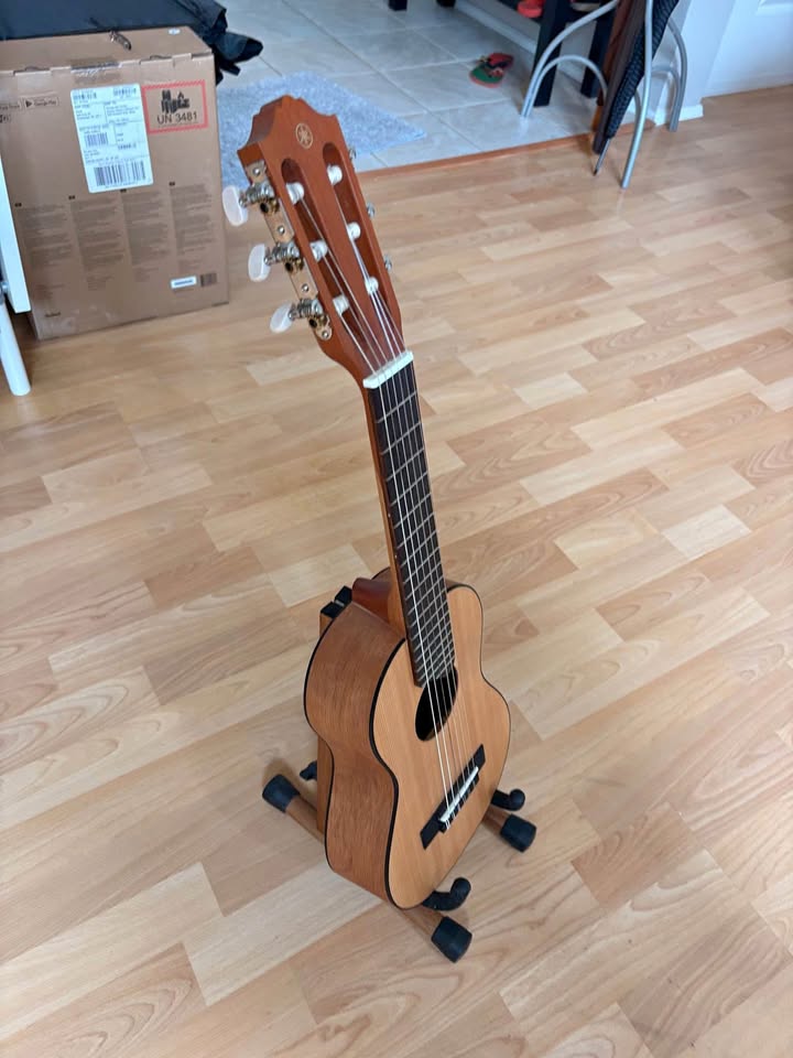 Yamaha Guitalele