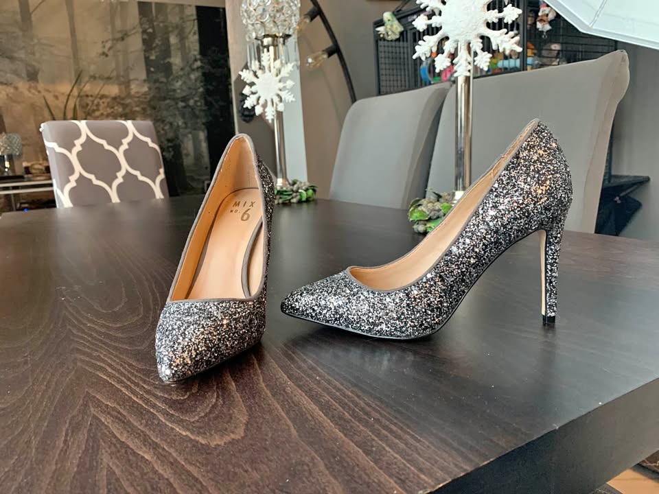 Size 8.5 (or 8) sparkly glitter shoe pump by mix#6