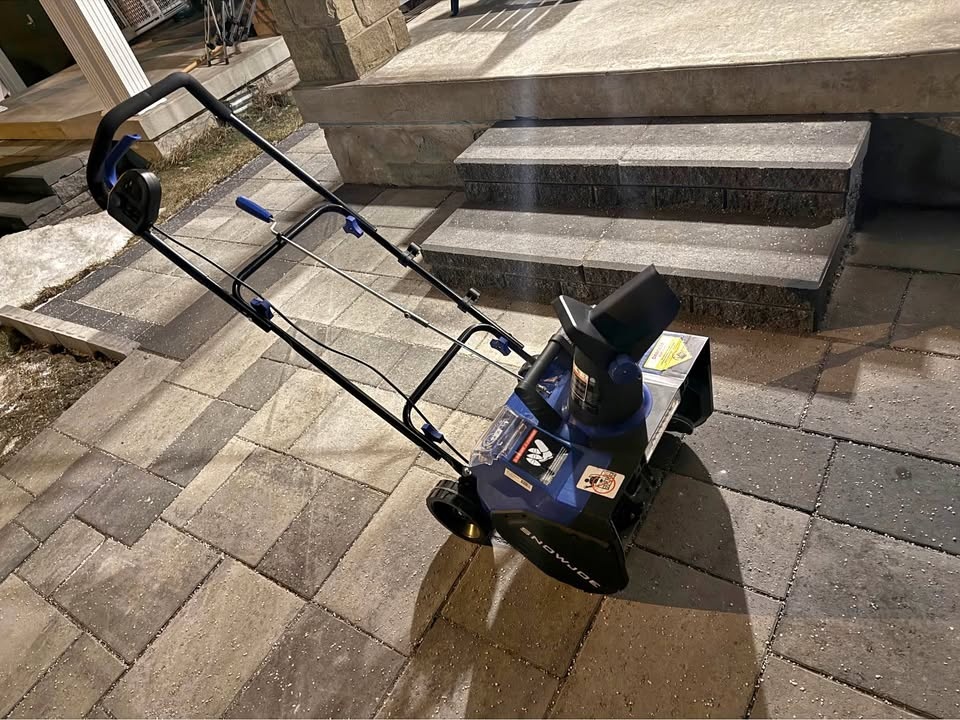 Snow Joe 48V Cordless Snow Blower