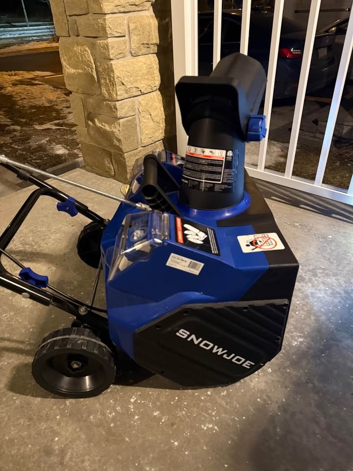 Snow Joe 48V Cordless Snow Blower - photo 3