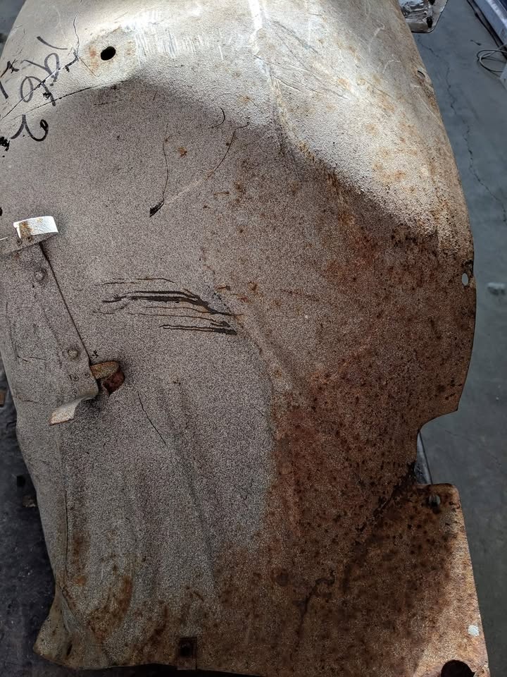 1962 Impala left front inner fender - photo 2