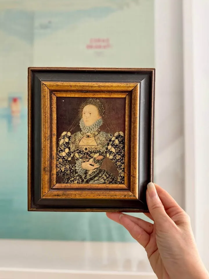 Vintage Queen Elizabeth I Portrait Print in Ornate Gold Frame thumbnail