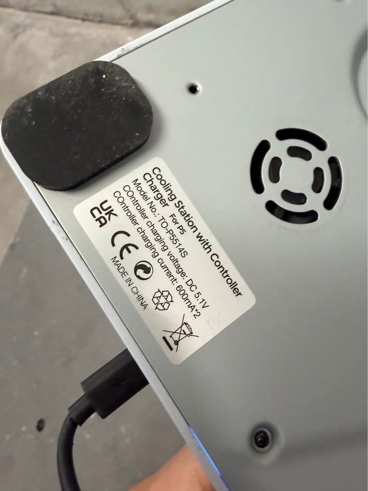 Tokluck PS5 Dual Controller Charging & Cooling Station - photo 3