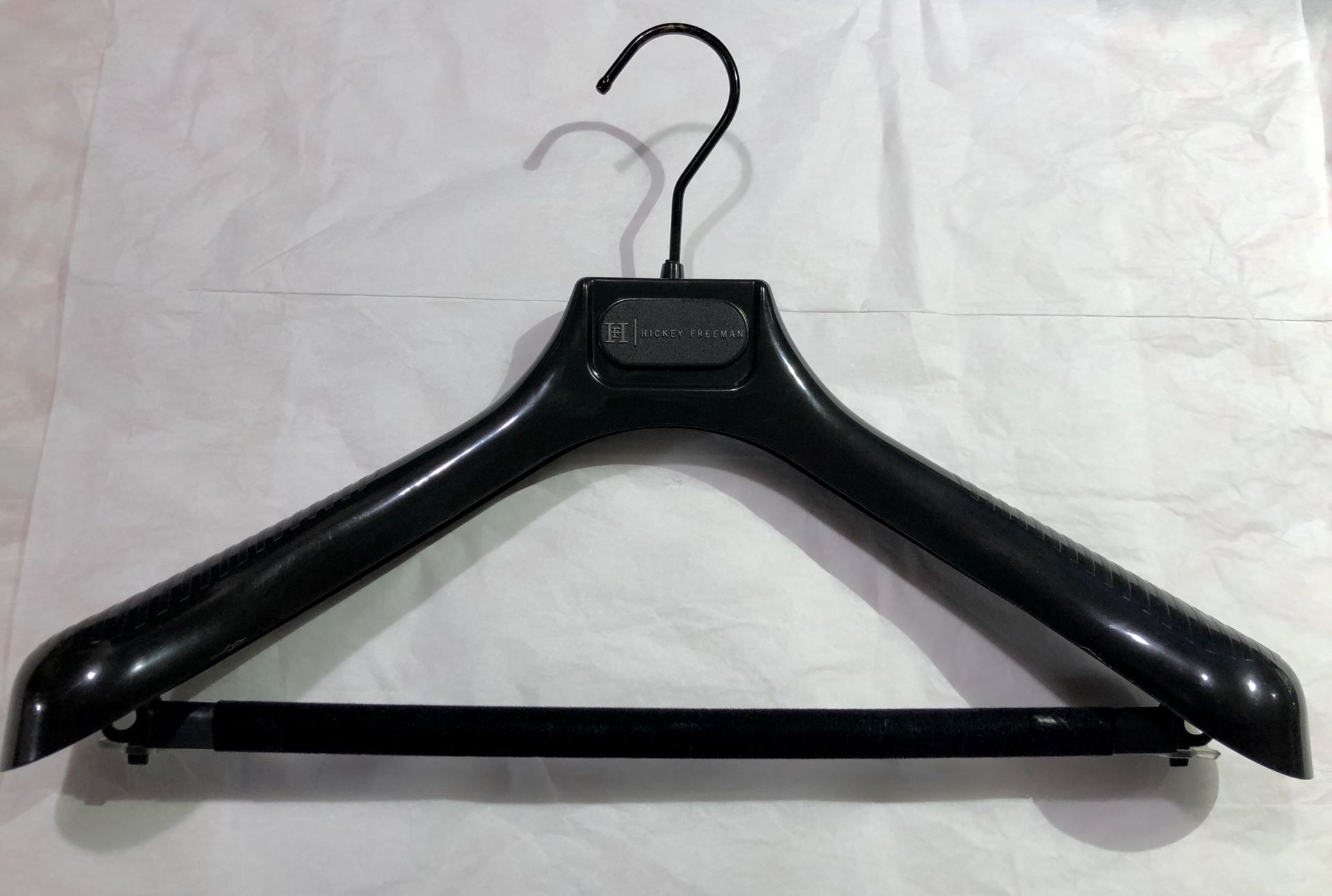 HICKEY FREEMAN DESIGNER BLACK PLASTIC SUIT HANGER