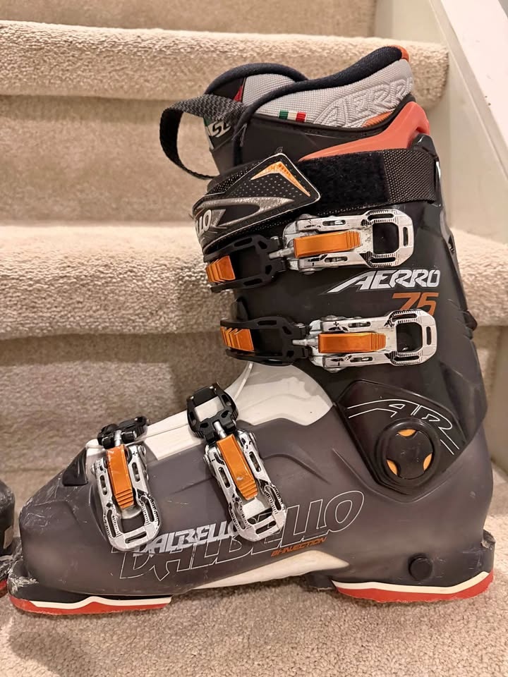 Men’s Dalbello Aerro Ski Boots Size 26.5