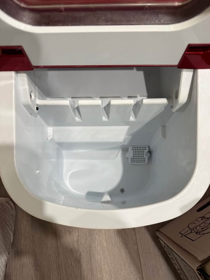 Kitchener ice cube maker - photo 3