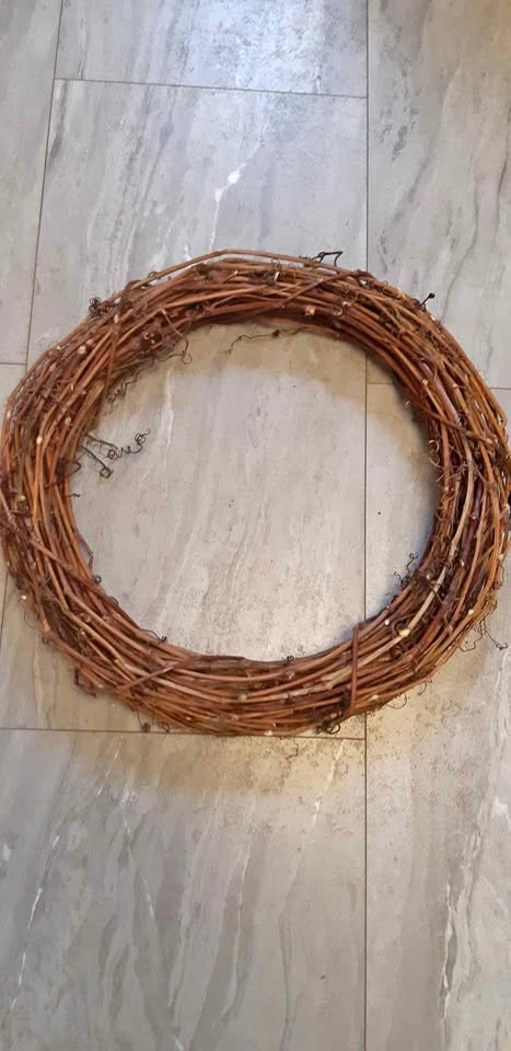 Grapevine wreath base for wreath makers